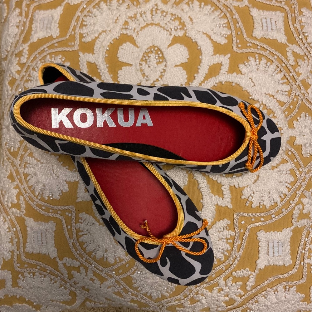 Ballet flats - Kokua Giraffe print NEW